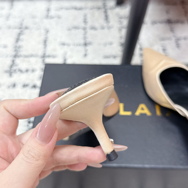 ALAIA 26S HEELED MULES 65 MM IN IVORY BEIGE SATIN