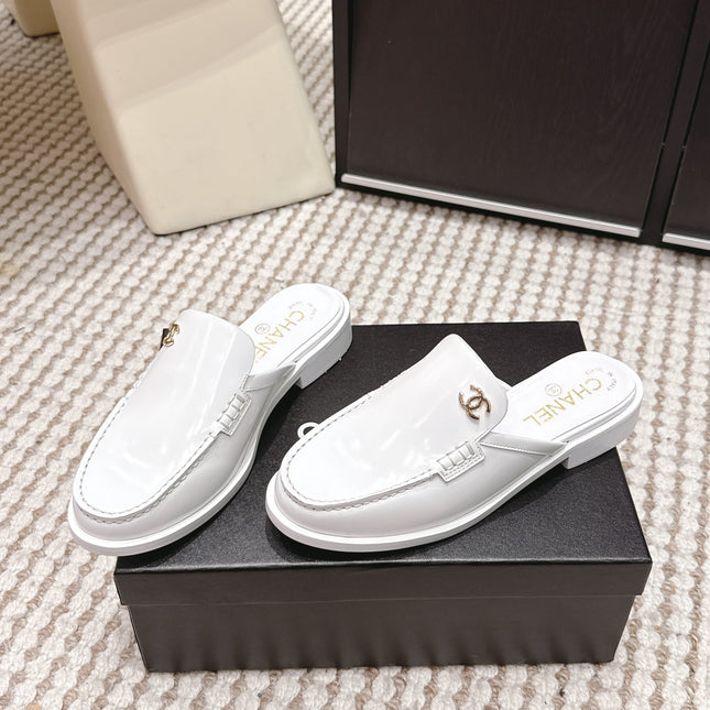 CHANEL 26S LOAFER MULES IN WHITE GLOSSY CALFSKIN