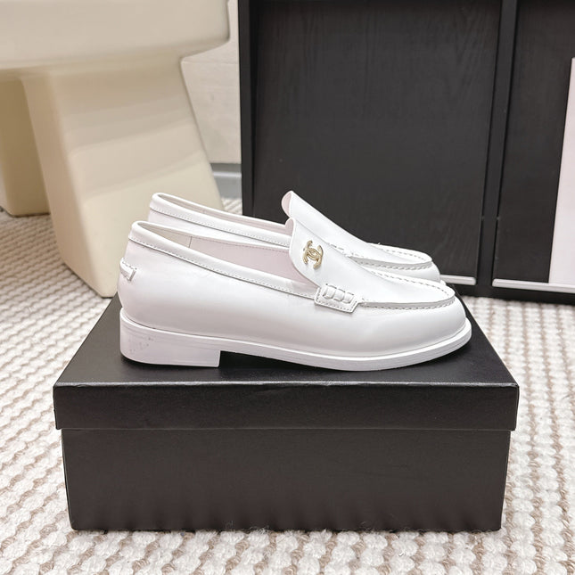 CHANEL 26S LOAFERS IN WHITE GLOSSY CALFSKIN