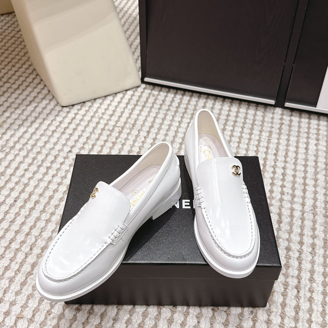 CHANEL 26S LOAFERS IN WHITE GLOSSY CALFSKIN