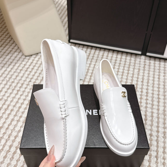 CHANEL 26S LOAFERS IN WHITE GLOSSY CALFSKIN