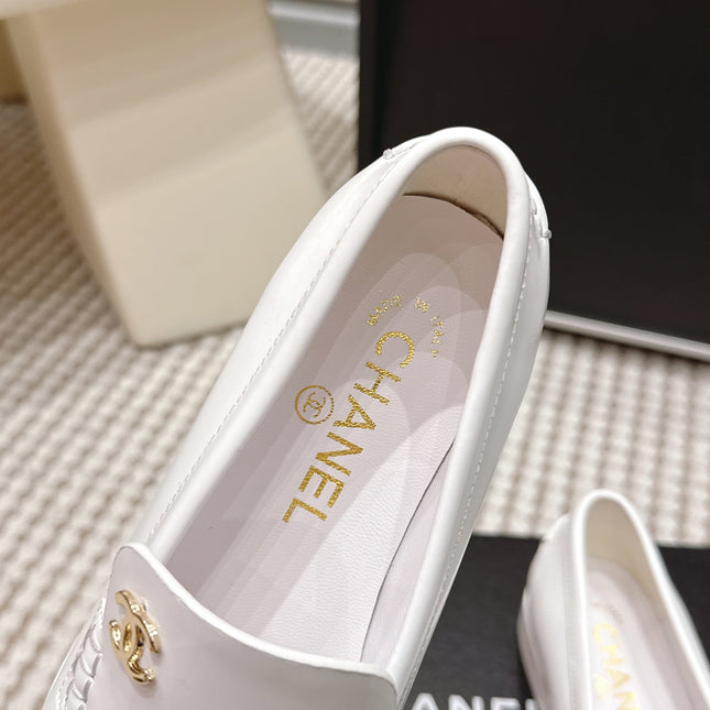 CHANEL 26S LOAFERS IN WHITE GLOSSY CALFSKIN