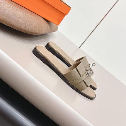HM 26S GIULIA SANDAL IN OLIVE BROWN EPSOM CALFSKIN SILVER HARDWARE