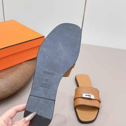 HM 26S GIULIA SANDAL IN CARAMEL BROWN EPSOM CALFSKIN SILVER HARDWARE