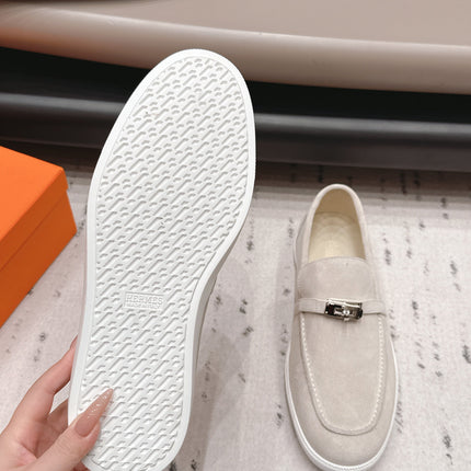HM 26S KELLY PARIS LOAFERS IN CREAM WHITE SUEDE SILVER HARDWARE