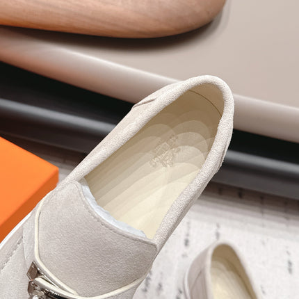 HM 26S KELLY PARIS LOAFERS IN CREAM WHITE SUEDE SILVER HARDWARE