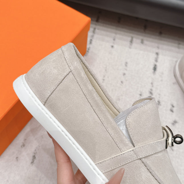 HM 26S KELLY PARIS LOAFERS IN CREAM WHITE SUEDE SILVER HARDWARE