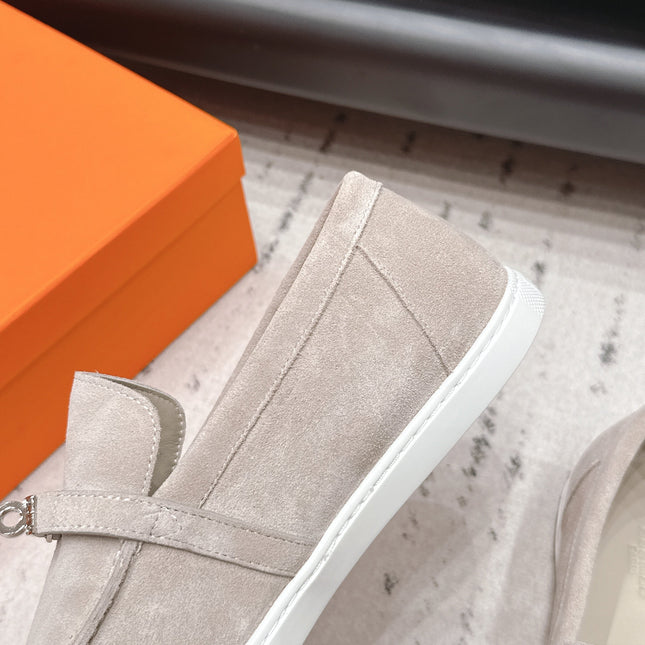 HM 26S KELLY PARIS LOAFERS IN LIGHT GREY SUEDE SILVER HARDWARE