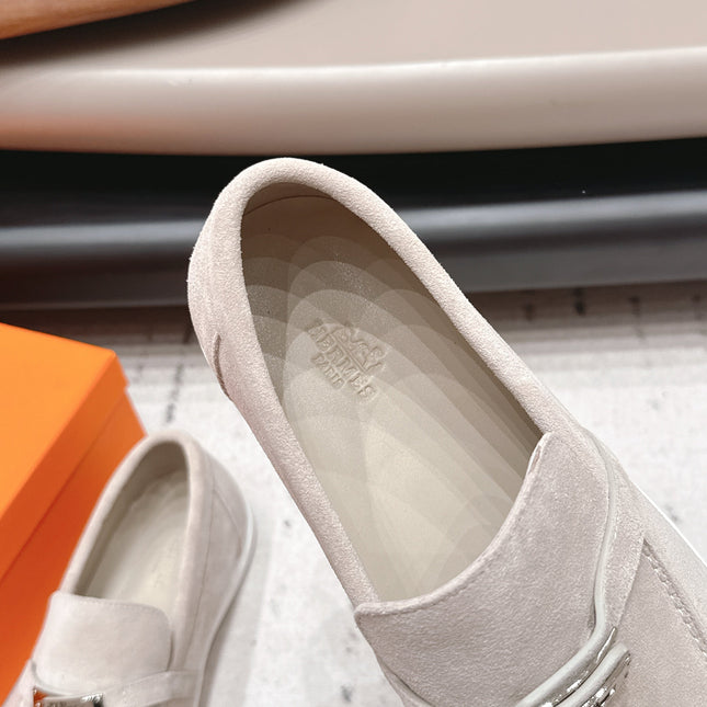 HM 26S KELLY PARIS LOAFERS IN LIGHT GREY SUEDE SILVER HARDWARE