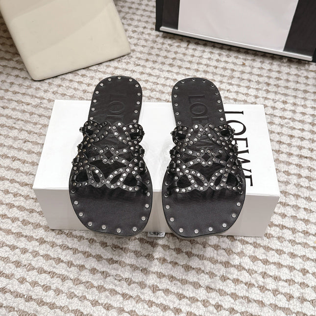 LOEWE 26S PETAL ANAGRAM SLIDE IN BLACK CALFSKIN WITH STUDS