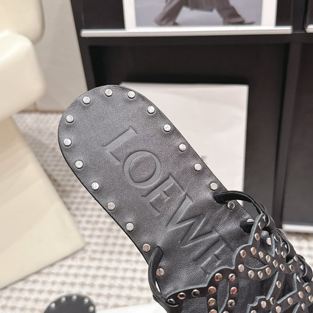 LOEWE 26S PETAL ANAGRAM SLIDE IN BLACK CALFSKIN WITH STUDS