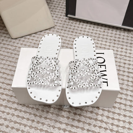 LOEWE 26S PETAL ANAGRAM SLIDE IN WHITE CALFSKIN WITH STUDS