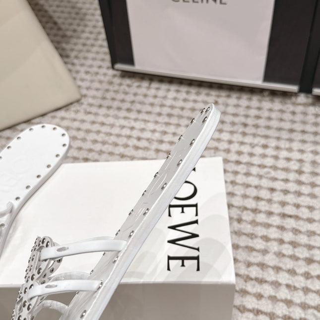 LOEWE 26S PETAL ANAGRAM SLIDE IN WHITE CALFSKIN WITH STUDS