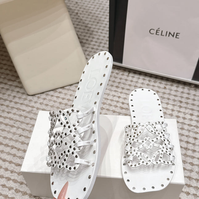 LOEWE 26S PETAL ANAGRAM SLIDE IN WHITE CALFSKIN WITH STUDS