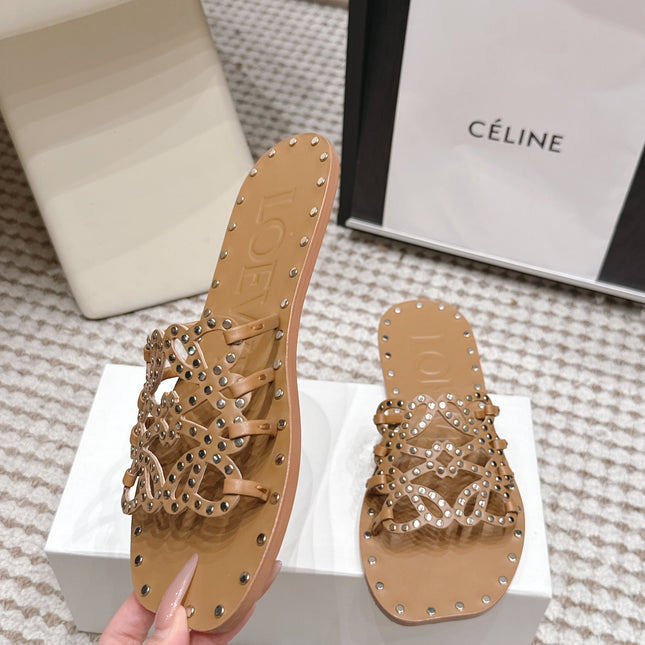 LOEWE 26S PETAL ANAGRAM SLIDE IN TAN BROWN CALFSKIN WITH STUDS