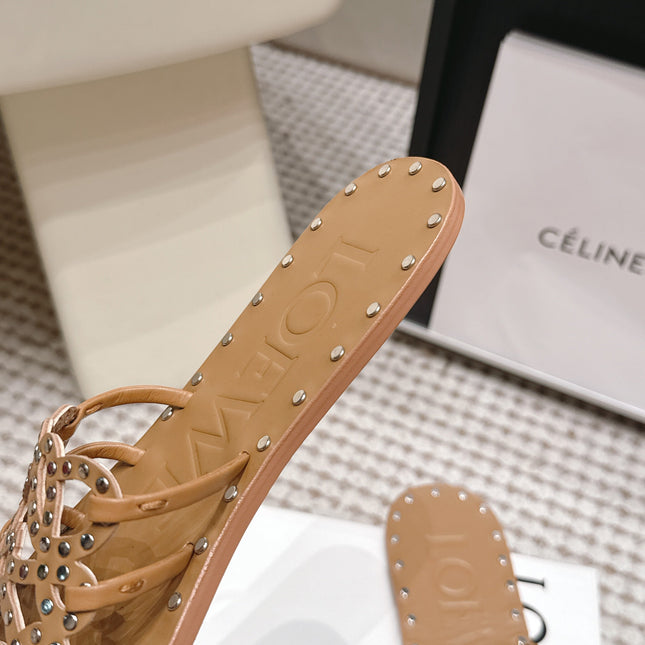 LOEWE 26S PETAL ANAGRAM SLIDE IN TAN BROWN CALFSKIN WITH STUDS