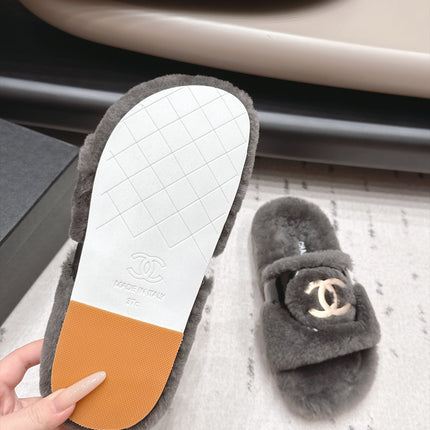 CHANEL 26S SLIDE SANDALS IN GREY SHEARLING AND BLACK STRAP