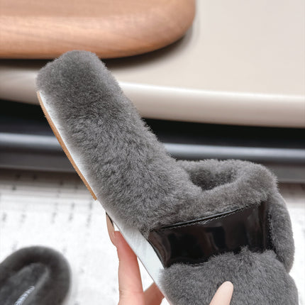 CHANEL 26S SLIDE SANDALS IN GREY SHEARLING AND BLACK STRAP