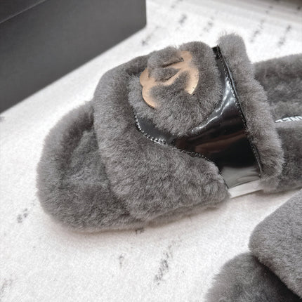 CHANEL 26S SLIDE SANDALS IN GREY SHEARLING AND BLACK STRAP