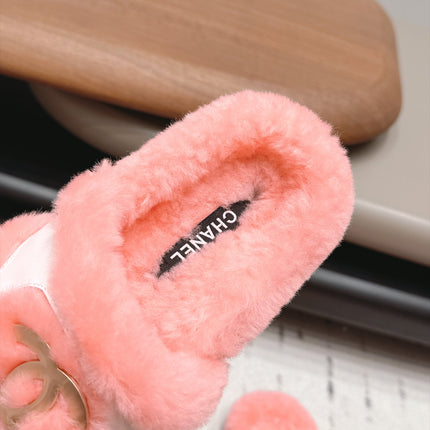 CHANEL 26S SLIDE SANDALS IN LIGHT PINK SHEARLING AND BLACK STRAP