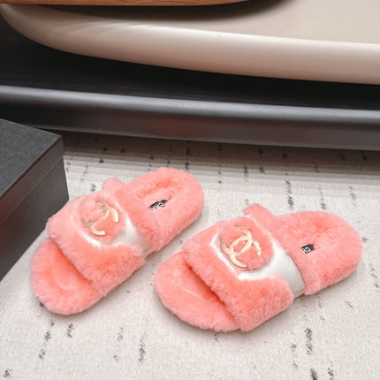 CHANEL 26S SLIDE SANDALS IN LIGHT PINK SHEARLING AND BLACK STRAP