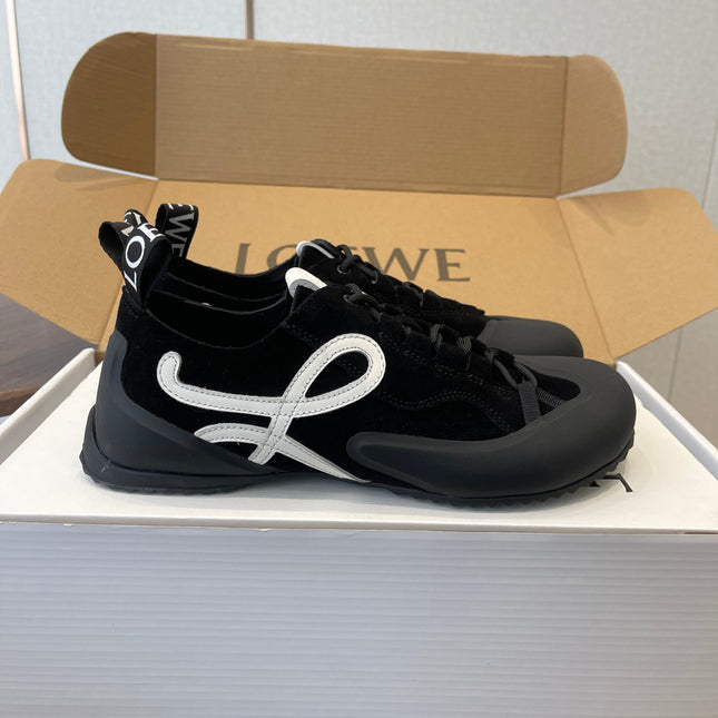 LOEWE 26S FLOW RUNNER SNEAKER 20MM IN BLACK SUEDE