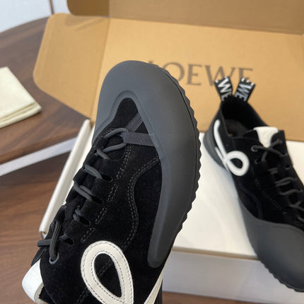LOEWE 26S FLOW RUNNER SNEAKER 20MM IN BLACK SUEDE