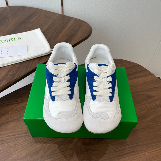 BOTTEGA VENETA 26S ORBIT FLASH SNEAKERS IN WHITE AND BLUE SUEDE