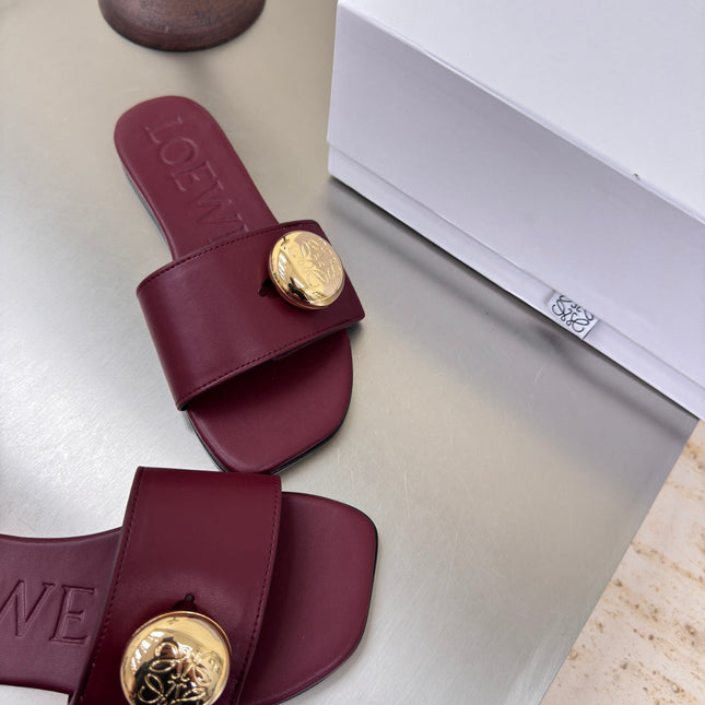 LOEWE 26S PEBBLE SLIDE IN BURGUNDY RED CALFSKIN GOLD HARDWARE