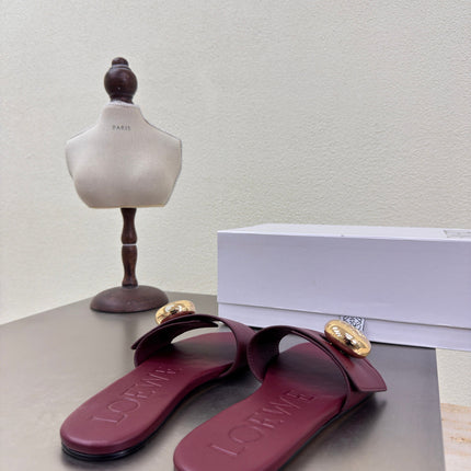 LOEWE 26S PEBBLE SLIDE IN BURGUNDY RED CALFSKIN GOLD HARDWARE