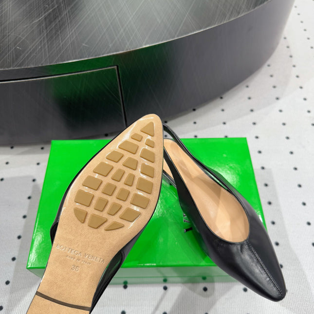BOTTEGA VENETA 26S SLINGBACK FLATS IN BLACK CALFSKIN