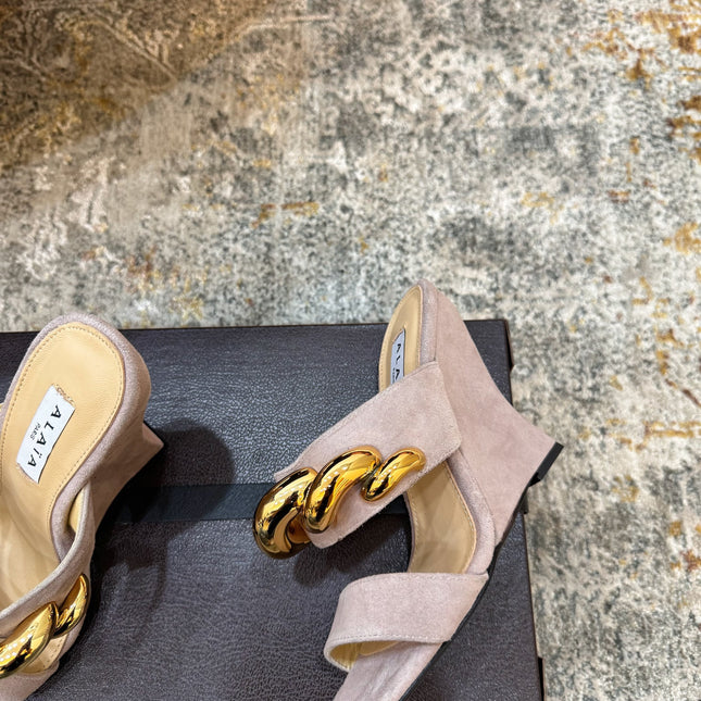 ALAIA 26S DOUBLE STRAP WEDGE SANDALS 110 MM IN BEIGE SUEDE WITH GOLD HARDWARE