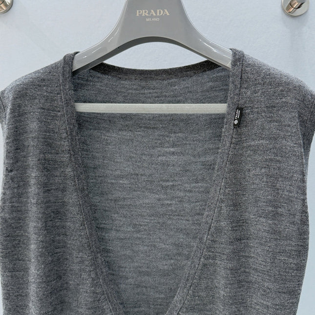 PRADA 26S V-NECK KNIT VEST 814
