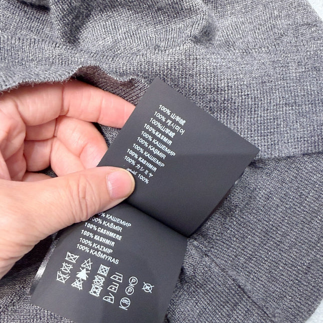 PRADA 26S V-NECK KNIT VEST 814