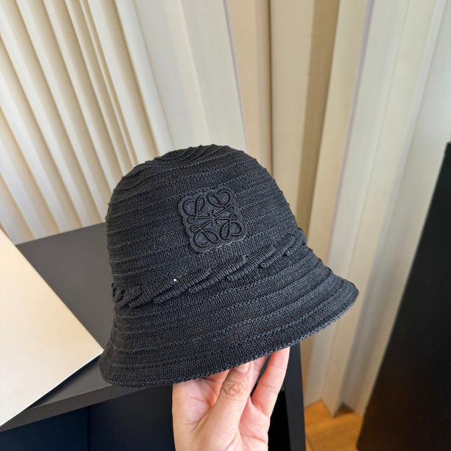 LOEWE 26S CROCHET BUCKET HAT STYLE 064