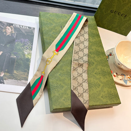 GUCCI 26S SCARF 120 IN SILK 311707
