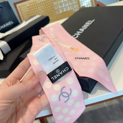 CHANEL 26S TWILLY SCARF 120 IN SILK 411230