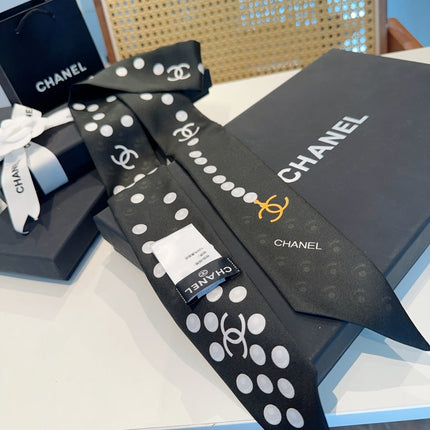 CHANEL 26S TWILLY SCARF 120 IN SILK 411231