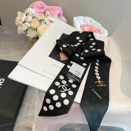 CHANEL 26S TWILLY SCARF 120 IN SILK 411231