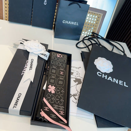 CHANEL 26S TWILLY SCARF 120 IN SILK 425834
