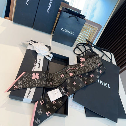 CHANEL 26S TWILLY SCARF 120 IN SILK 425834