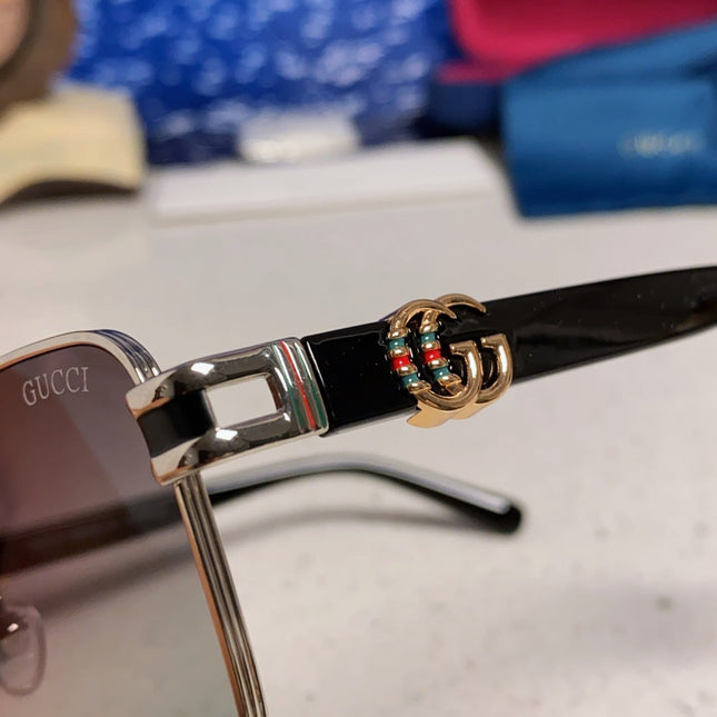 GUCCI 26S SQUARE FRAME IN METAL 426393