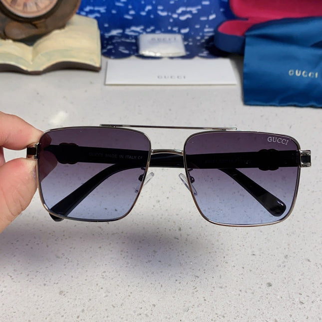GUCCI 26S SQUARE FRAME IN METAL 426395