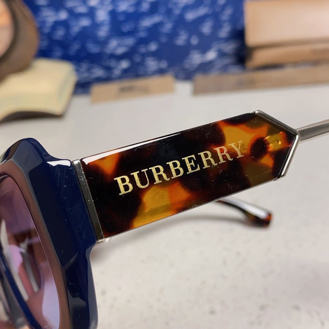 BURBERRY 26S SQUARE GEOMETRIC FRAME IN ACETATE 402986