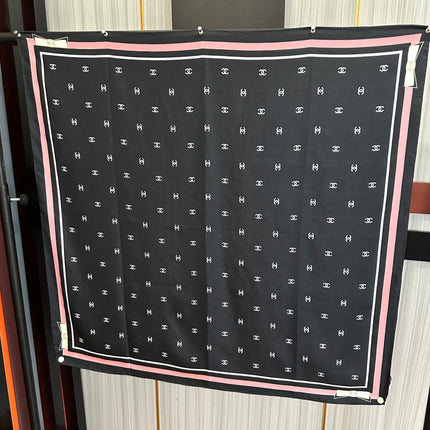 CHANEL 26S SCARF 90 IN SILK 509526