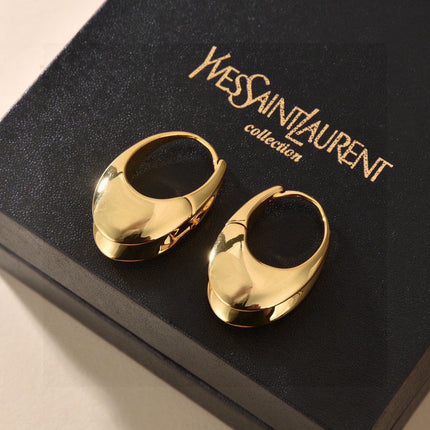 YSL 26S SCULPTED OVAL HOOP EARRINGS IN GOLD TONE METAL 615775