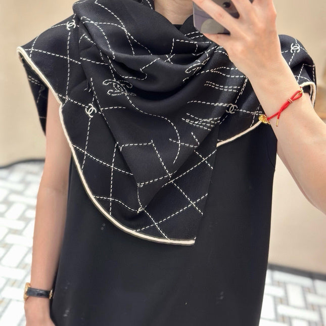 CHANEL 26S SCARF 140 IN CASHMERE AND SILK 304714
