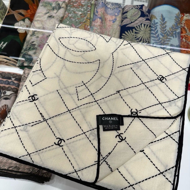 CHANEL 26S SCARF 140 IN CASHMERE AND SILK 304715