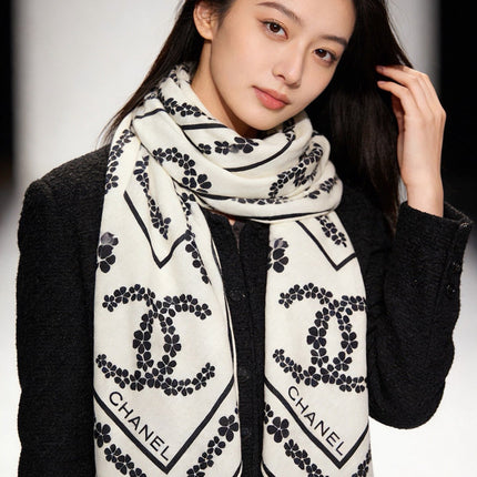 CHANEL 26S SCARF 135 IN CASHMERE AND SILK 309370