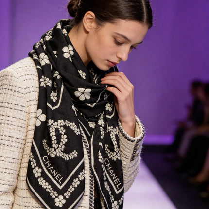 CHANEL 26S SCARF 135 IN CASHMERE AND SILK 309371